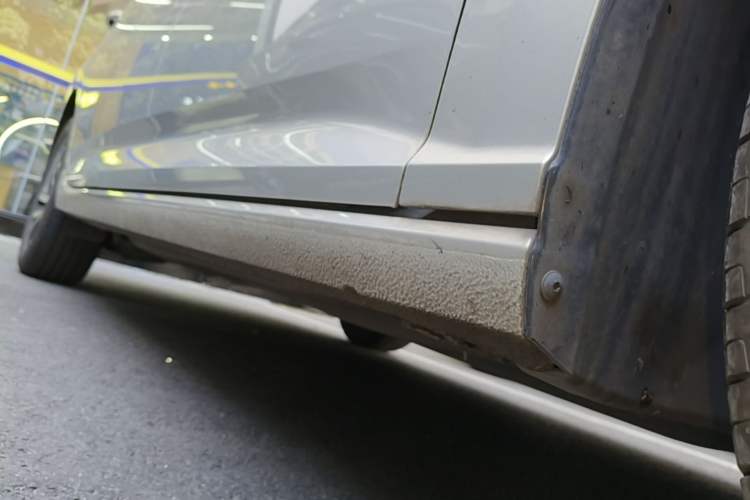 Used Volkswagen Lavida 2023 1.5L Automatic 5 Million Edition Right Side Sill