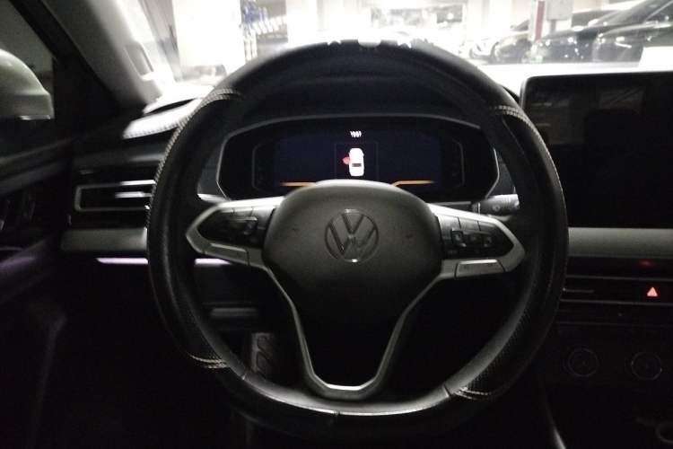 Used Volkswagen Lavida 2023 Revised Version 1.5L Automatic Starry Sky Edition – 5 Million Units Steering Wheel