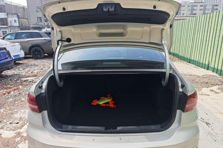 Used Volkswagen Lavida 2023 280TSI DSG Full-Comfort Edition Trunk