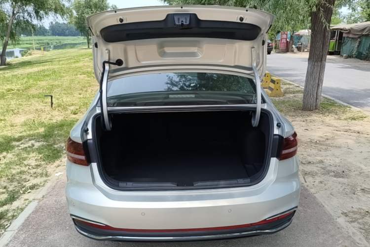 Used Volkswagen Lavida 2023 1.5L Automatic Full-Comfort Edition Trunk