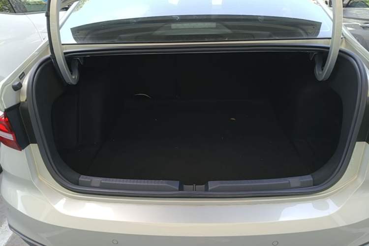 Used Volkswagen Lavida 2023 1.5L Automatic 5 Million Edition Trunk