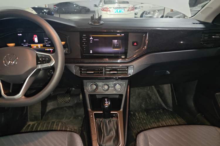 Used Volkswagen Lavida 2023 New Sharp 1.5L Automatic Excellent New Edition Audio And AC Panel