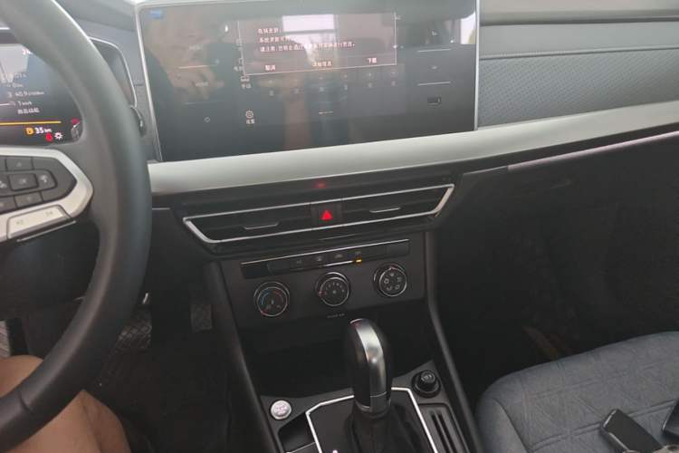 Used Volkswagen Lavida 2023 280TSI DSG Full-Comfort Edition Audio And AC Panel