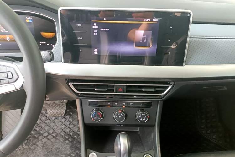 Used Volkswagen Lavida 2023 300TSI DSG Full-Comfort Edition Audio And AC Panel