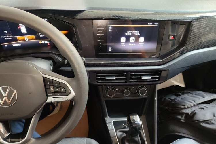Used Volkswagen Lavida 2023 New Sharp 1.5L Automatic Excellent New Edition Audio And AC Panel