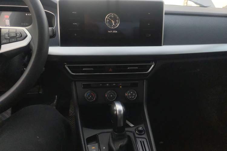 Used Volkswagen Lavida 2023 Revised 1.5L Automatic DeYi Edition Audio And AC Panel