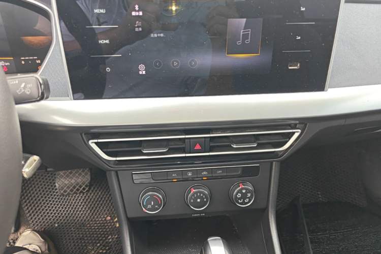 Used Volkswagen Lavida 2023 1.5L Automatic De Yi Edition Audio And AC Panel