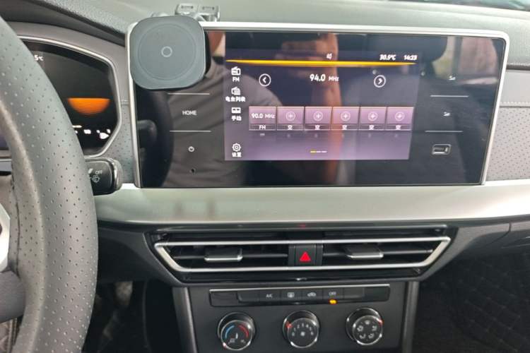 Used Volkswagen Lavida 2023 280TSI DSG Full-Comfort Edition Audio And AC Panel