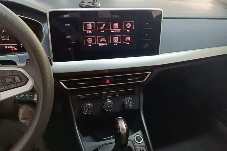 Used Volkswagen Lavida 2023 1.5L Automatic De Yi Edition Audio And AC Panel