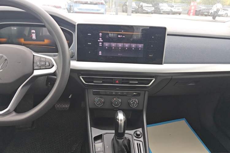 Used Volkswagen Lavida 2023 Revised 1.5L Automatic DeYi Edition Audio And AC Panel