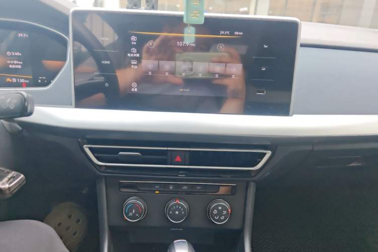 Used Volkswagen Lavida 2023 Revised 1.5L Automatic DeYi Edition Audio And AC Panel