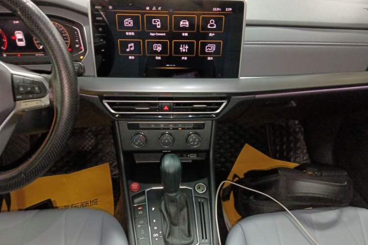 Used Volkswagen Lavida 2023 1.5L Automatic 5 Million Edition Audio And AC Panel