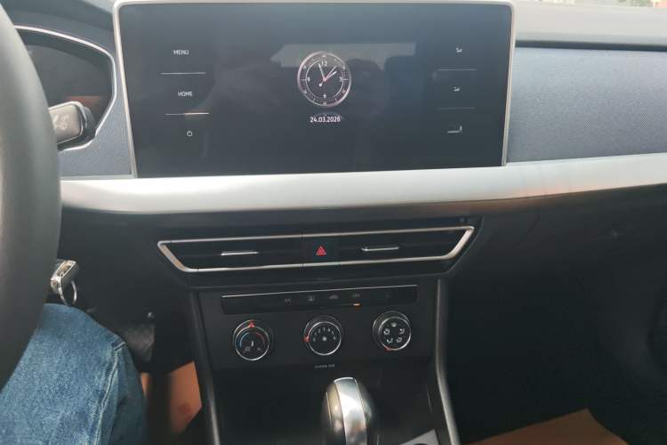 Used Volkswagen Lavida 2023 1.5L Automatic De Yi Edition Audio And AC Panel