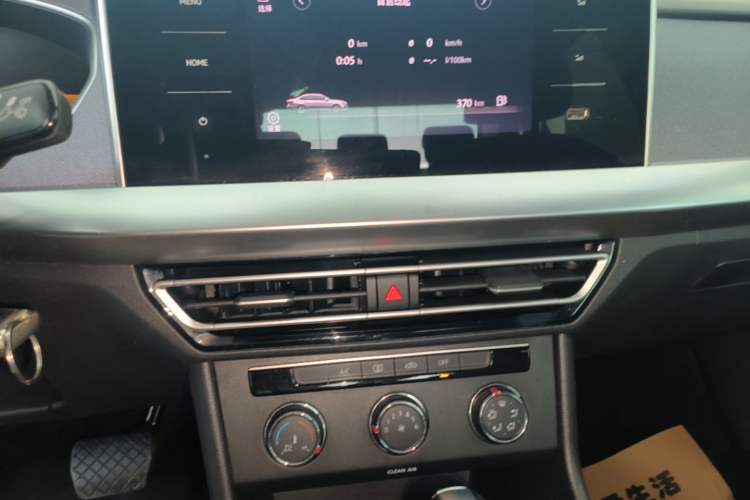 Used Volkswagen Lavida 2023 1.5L Automatic De Yi Edition Audio And AC Panel