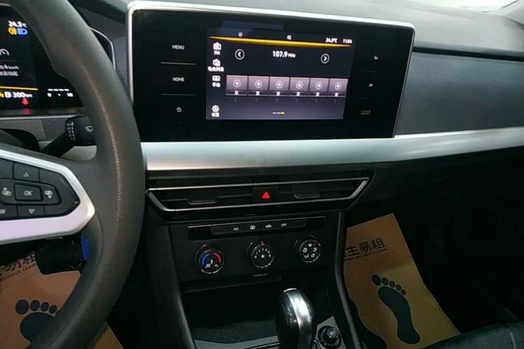 Used Volkswagen Lavida 2023 Revised 1.5L Automatic DeYi Edition Audio And AC Panel