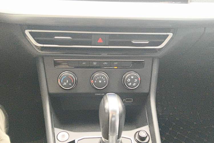 Used Volkswagen Lavida 2023 1.5L Automatic 5 Million Edition Audio And AC Panel