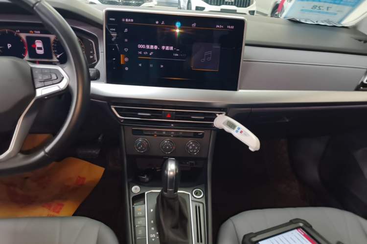 Used Volkswagen Lavida 2023 Revised Version 1.5L Automatic Starry Sky Edition – 5 Million Units Audio And AC Panel