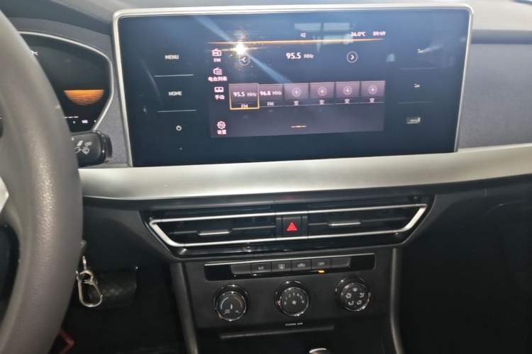 Used Volkswagen Lavida 2023 Revised 1.5L Automatic DeYi Edition Audio And AC Panel