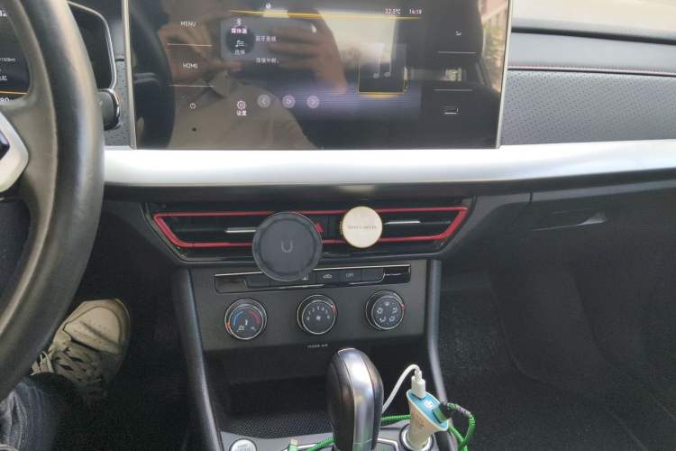 Used Volkswagen Lavida 2023 280TSI DSG Starry Sky Deluxe Edition Audio And AC Panel