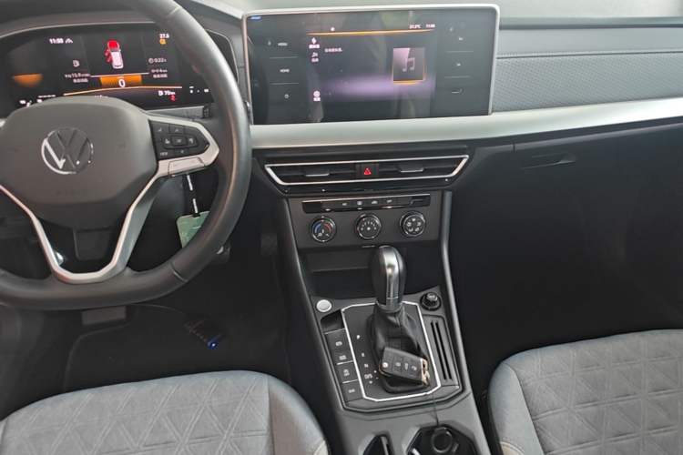 Used Volkswagen Lavida 2023 280TSI DSG Full-Comfort Edition Audio And AC Panel