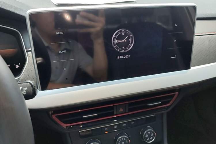 Used Volkswagen Lavida 2023 300TSI DSG Starry Full-Comfort Edition Audio And AC Panel