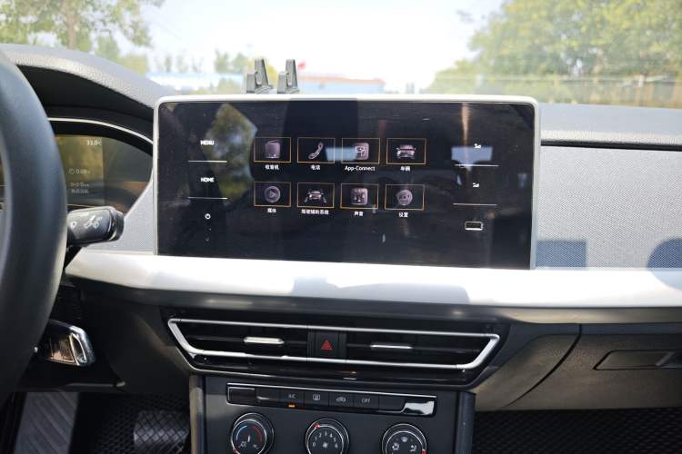 Used Volkswagen Lavida 2023 1.5L Automatic De Yi Edition Audio And AC Panel