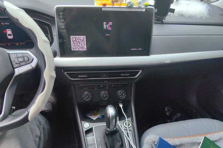 Used Volkswagen Lavida 2023 Revised Version 1.5L Automatic Starry Sky Edition – 5 Million Units Audio And AC Panel