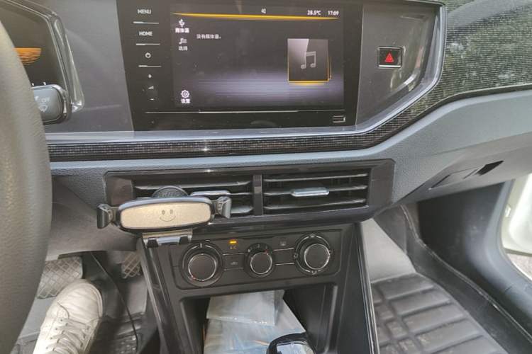 Used Volkswagen Lavida 2023 New Sharp 1.5L Automatic Excellent New Edition Audio And AC Panel