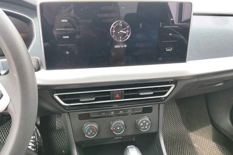 Used Volkswagen Lavida 2023 1.5L Automatic De Yi Edition Audio And AC Panel