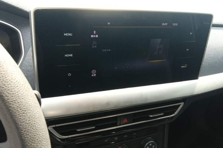 Used Volkswagen Lavida 2023 1.5L Automatic De Yi Edition Audio And AC Panel