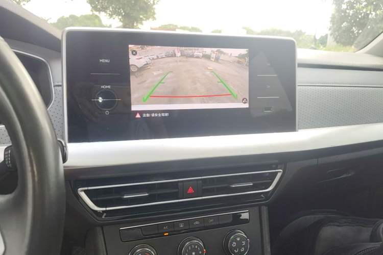 Used Volkswagen Lavida 2023 280TSI DSG Full-Comfort Edition Audio And AC Panel