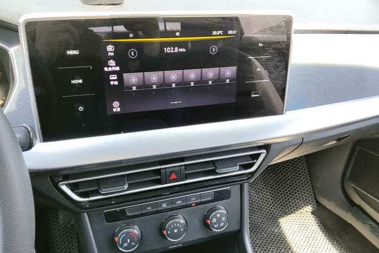 Used Volkswagen Lavida 2023 Revised 1.5L Automatic DeYi Edition Audio And AC Panel