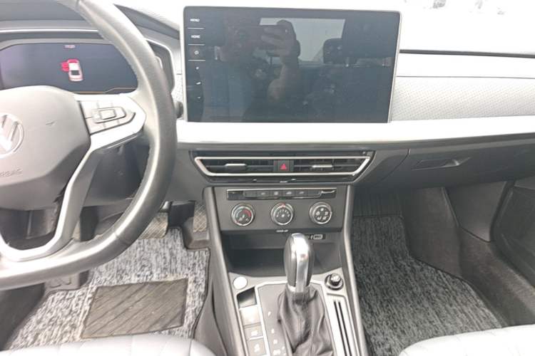 Used Volkswagen Lavida 2023 1.5L Automatic 5 Million Edition Audio And AC Panel