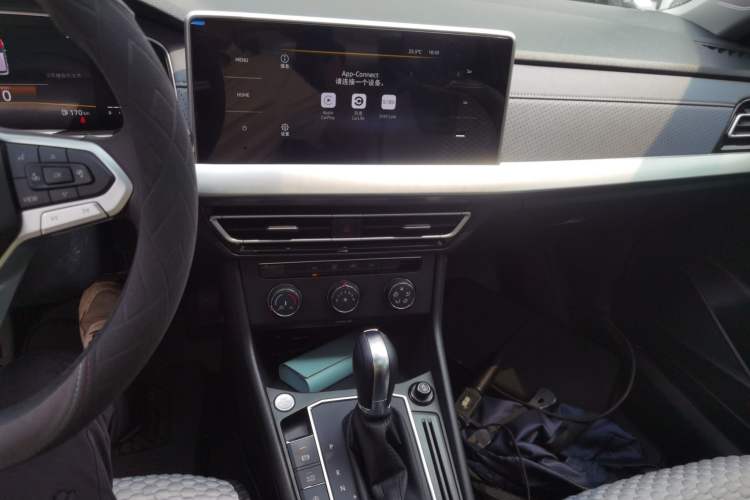 Used Volkswagen Lavida 2023 1.5L Automatic Full-Comfort Edition Audio And AC Panel