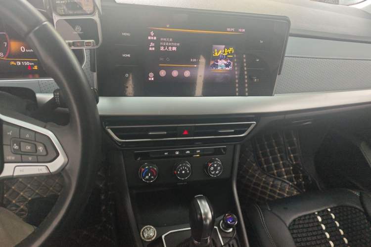 Used Volkswagen Lavida 2023 300TSI DSG Full-Comfort Edition Audio And AC Panel