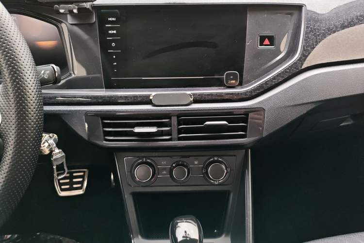 Used Volkswagen Lavida 2023 New Sharp 1.5L Automatic Excellent New Edition Audio And AC Panel