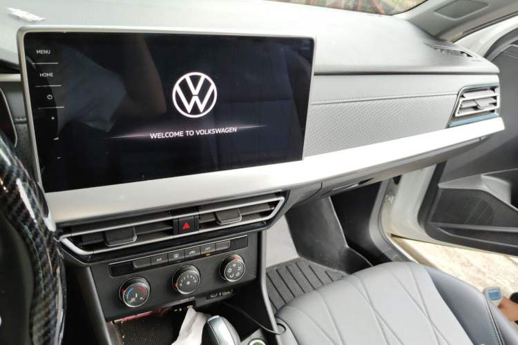 Used Volkswagen Lavida 2023 Revised Version 1.5L Automatic 5 Millionth Edition Audio And AC Panel