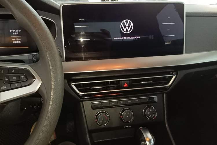 Used Volkswagen Lavida 2023 1.5L Automatic De Yi Edition Audio And AC Panel