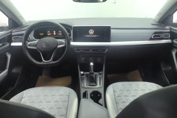 Used Volkswagen Lavida 2023 280TSI DSG Full-Comfort Edition Audio And AC Panel