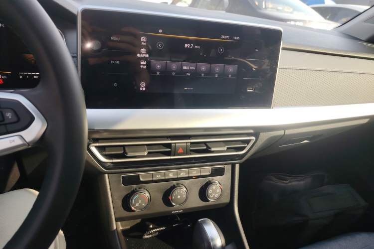 Used Volkswagen Lavida 2023 280TSI DSG Full-Comfort Edition Audio And AC Panel