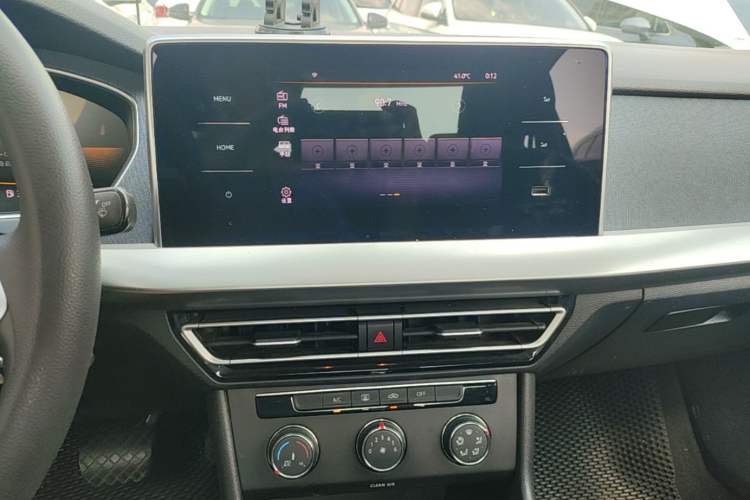 Used Volkswagen Lavida 2023 1.5L Automatic De Yi Edition Audio And AC Panel