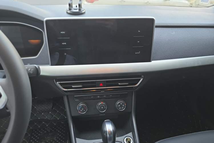 Used Volkswagen Lavida 2023 1.5L Automatic De Yi Edition Audio And AC Panel
