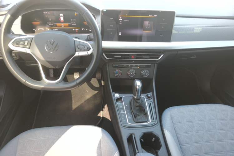 Used Volkswagen Lavida 2023 280TSI DSG Full-Comfort Edition Audio And AC Panel