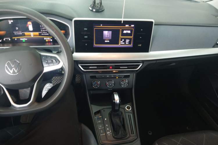 Used Volkswagen Lavida 2023 1.5L Automatic De Yi Edition Center Console