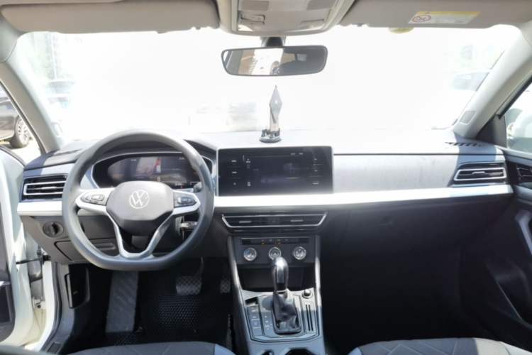 Used Volkswagen Lavida 2023 1.5L Automatic De Yi Edition Center Console