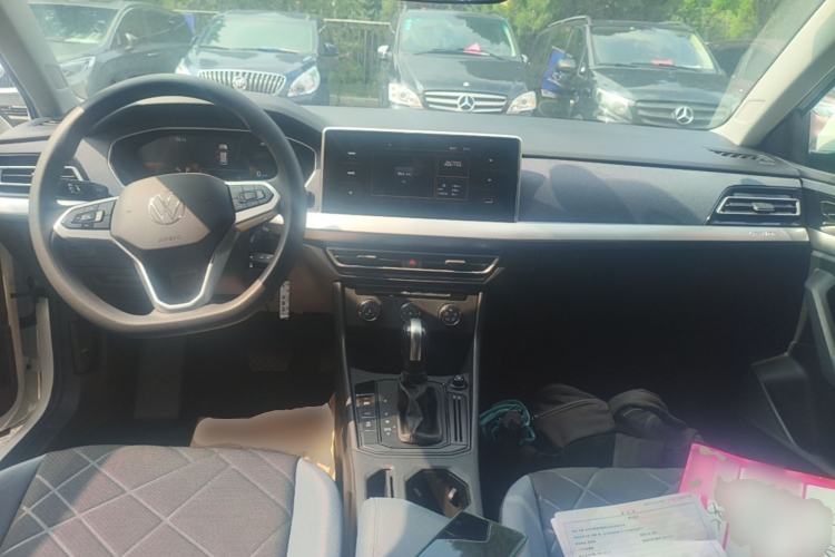 Used Volkswagen Lavida 2023 1.5L Automatic De Yi Edition Center Console