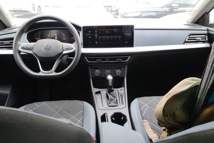 Used Volkswagen Lavida 2023 Revised 1.5L Automatic DeYi Edition Center Console