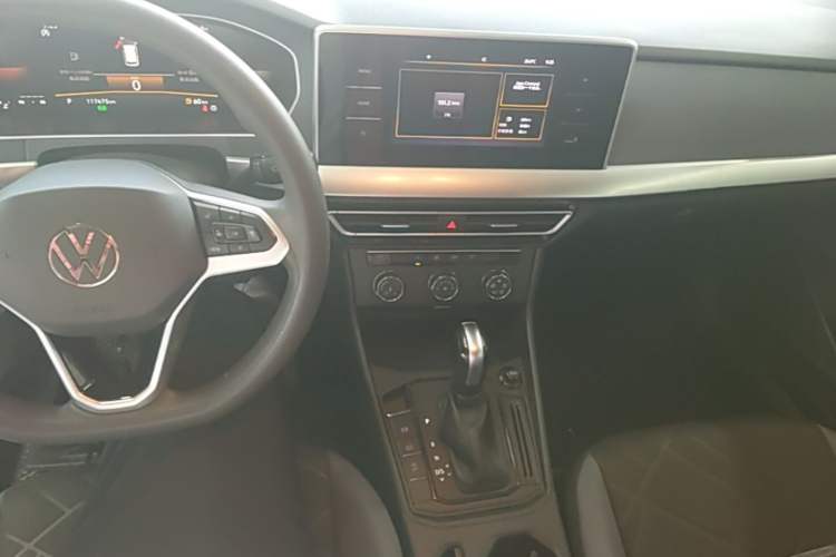 Used Volkswagen Lavida 2023 1.5L Automatic De Yi Edition Center Console