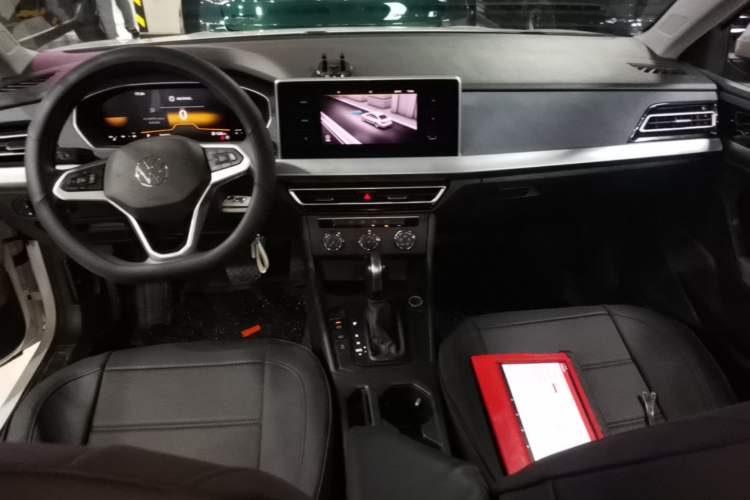 Used Volkswagen Lavida 2023 1.5L Automatic De Yi Edition Center Console