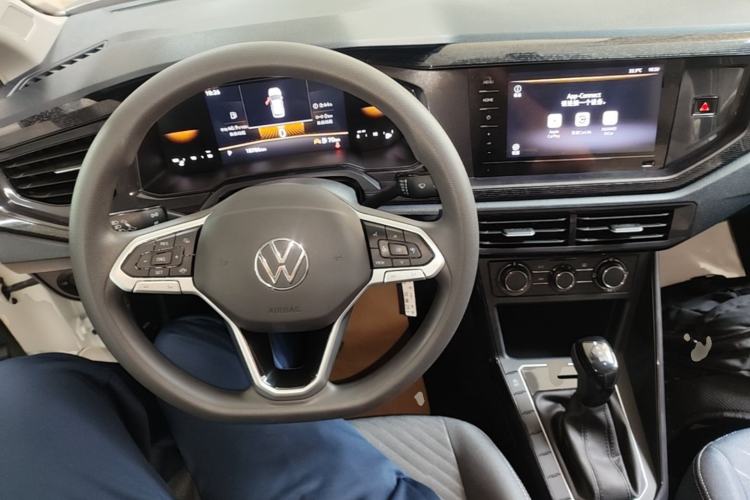 Used Volkswagen Lavida 2023 New Sharp 1.5L Automatic Excellent New Edition Center Console